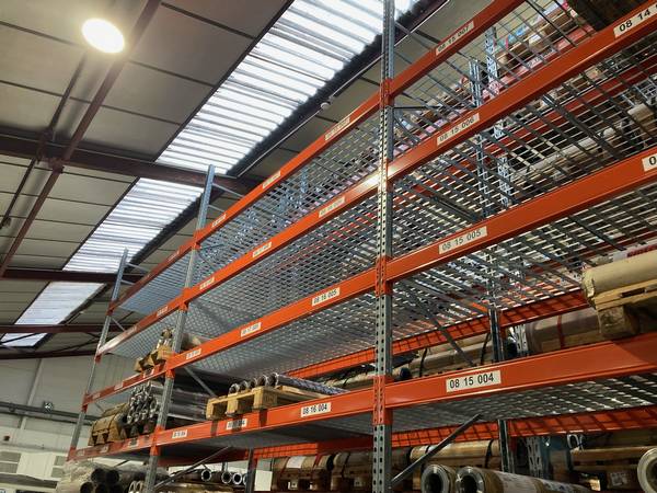 Storage and Logistics – Optimize your storage with our dedicated shelving gratings