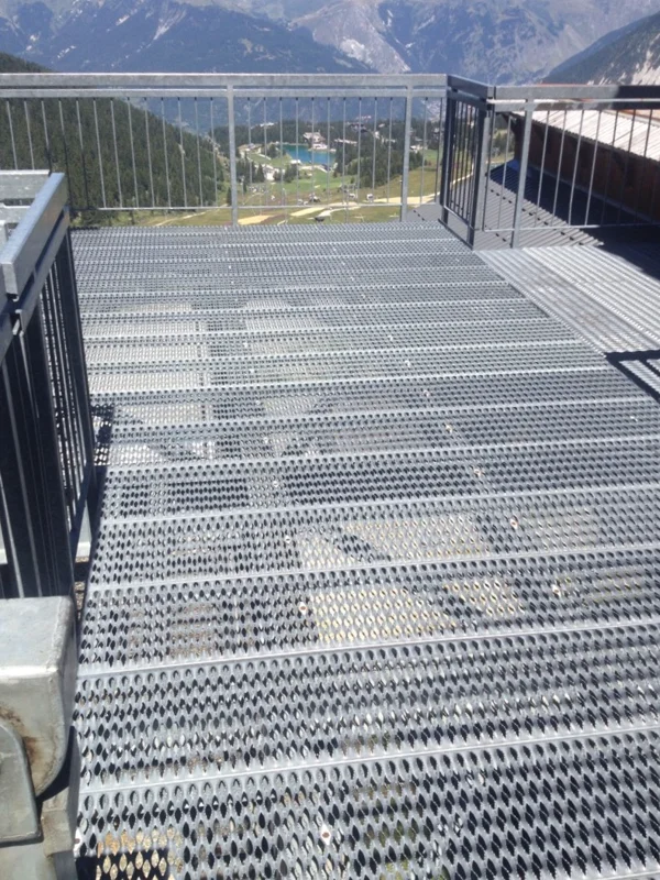 Viewing platform built with anti-slip safety gratings